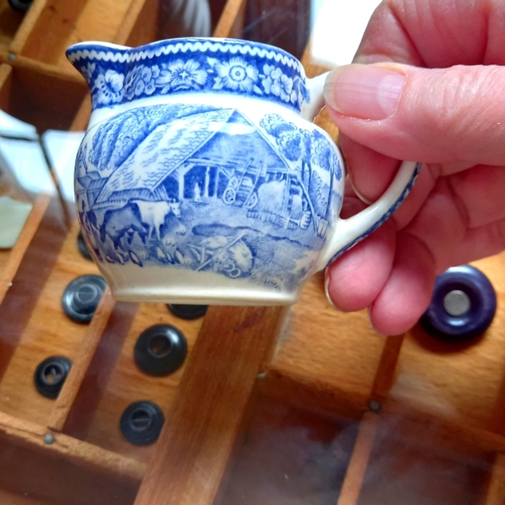 Vintage minature creamer Rural England